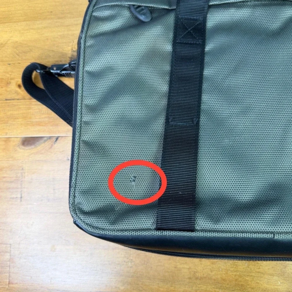 Tumi T2 Ballistic Nylon Messenger Laptop Briefcase‎ Bag